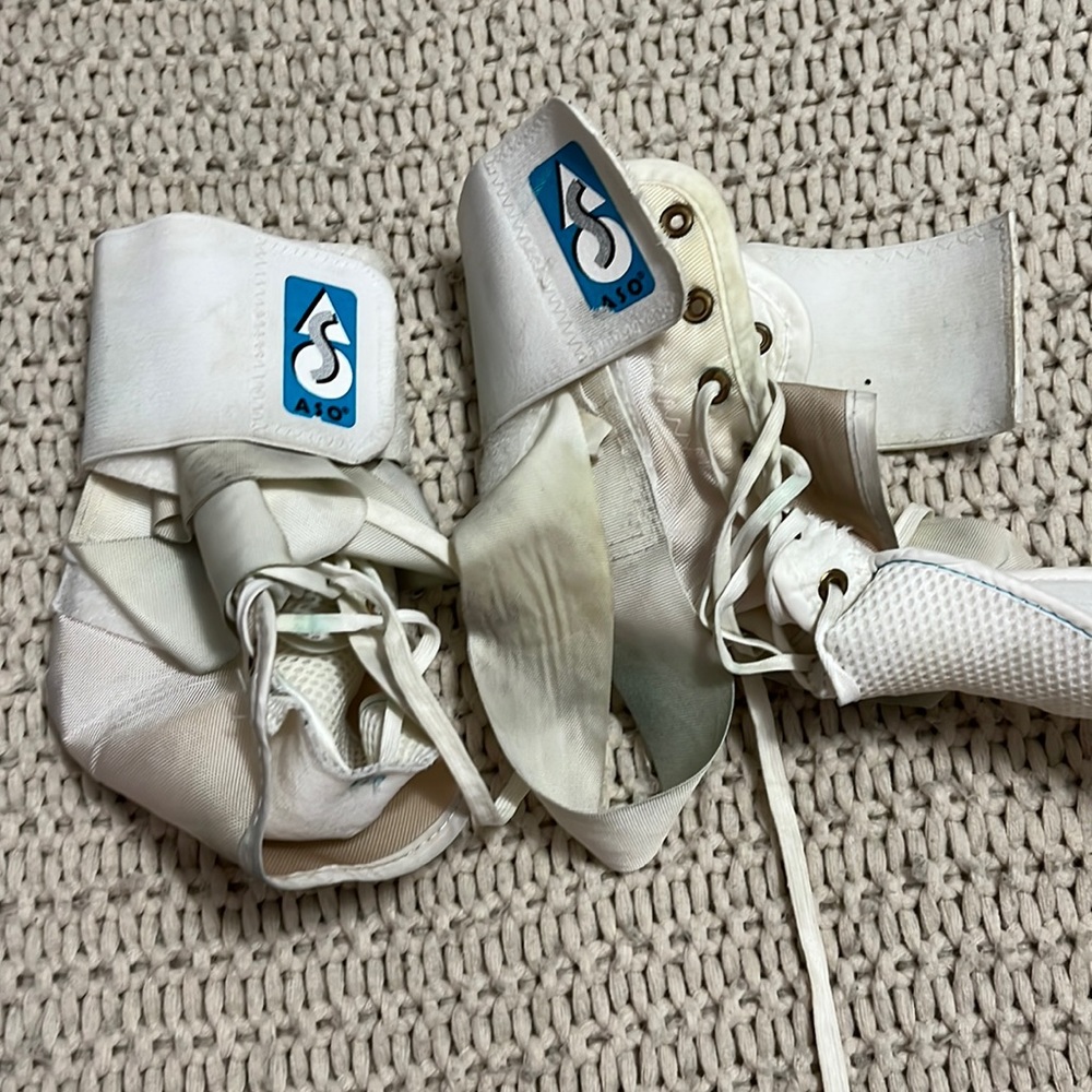 ASO ankle braces - size large